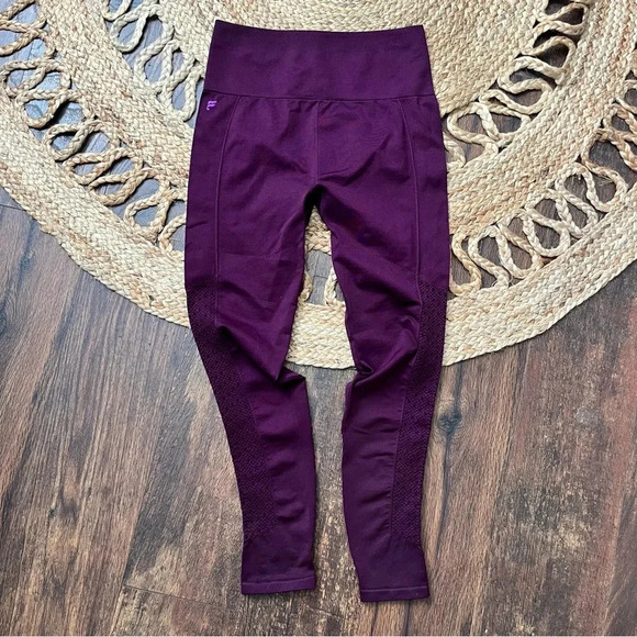 Fabletics Sync High-Waisted Perforated Leggings size Small - Picture 2 of 5
